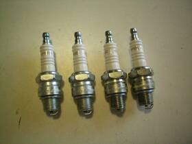 L90c Champion Quantity Four Of #l90c / 896 Spark Plugs Free Shipping