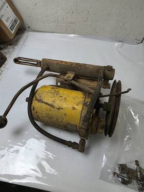 Ih-386136-r91 Cub Cadet Hydraulic Lift Assembly For 102 100 104 105 107 70 Narrow Frame
