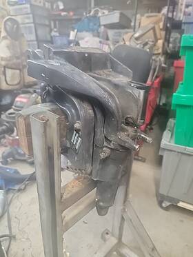 0318956 Evinrude 328269 328268 331190 1989 Johnson 9.9 15 Tilt Clamp Bracket Swivel R3