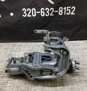 0395203 Evinrude 0328676 E25rlcur Swivel Clamp Bracket Assy 0395202 Freshwater