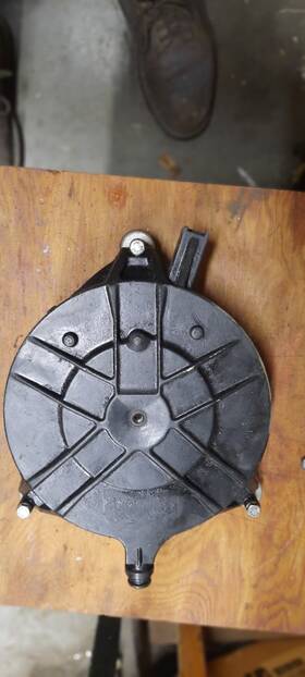 0388347 Evinrude Johnson Recoil Housing Shock Mounts 20 To 35 Hp Parts Or Repair