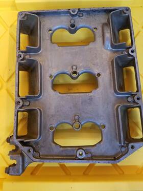 0391254 Evinrude 1983 235 Hp Air Silencer Base