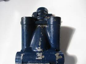 0438533 Evinrude 1997 Johnson Fastrac Power Trim Tilt Hsg 1993 And Up 60-300 Hp Hsg. Only