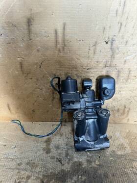 0439935 Evinrude Etec Johnson Ficht Outboard Motor Tilt And Trim Unit