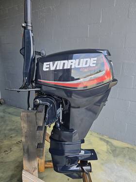 25etec Evinrude Outboard Motor E-tec 25 Hp 2014 Only 54 Hours Electric Start Tiller