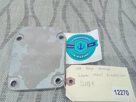 320864 Evinrude 305407 1988 88hp Lower Mount Bracket Cover