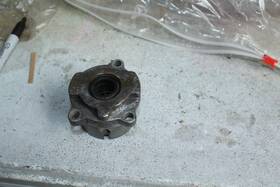 432287 Evinrude 435274 Used Johnson 40 48 50 Hp 1989-2000 Driveshaft Brg Housing