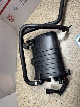 5009966 Evinrude E-tec/etec Vst Rsvr And Pump Assy 40-90hp 2-stroke