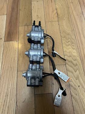 5010207 Evinrude G2 150-300 Hp 2 Stroke 2.7 3.4 L Fuel Injector Set Pn