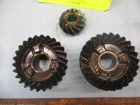 322889 Evinrude Johnson Outboard 85 Hp 1978 R P- W77
