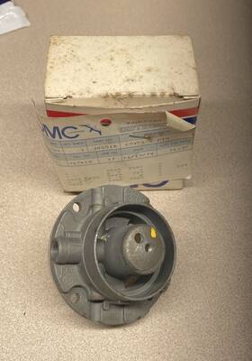 385516 Evinrude Johnson Omc Outboard Pump Carrier New
