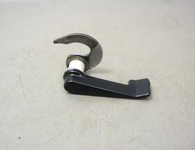 0328767 Evinrude Johnson Omc Oem 9.9 Hp 15 1974-1985 - Engine Cover Latch And Hook Assy
