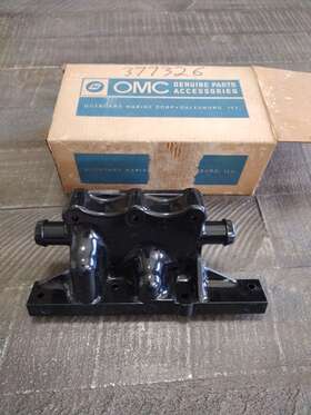 0377326 Evinrude Johnson Omc Brp 377326 Nos Thermostat Housing Pn