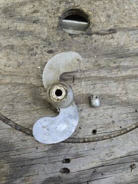 105520 Flambeau Antique 1950-52 Outboard Boat Motor 2.5hp Propeller And Prop Nut