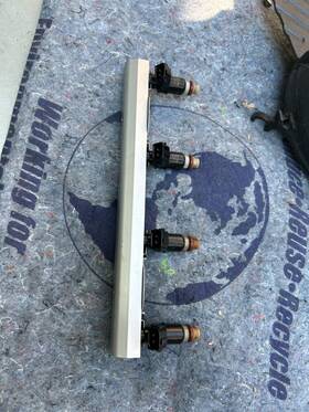 16620-zy9-010 Honda 16450-zy9-003 Bf90d Injectors Fuel Rail Assembly