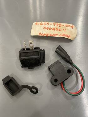31650-935-004 Honda Genuine Nos Lamp Receptacle For Parts