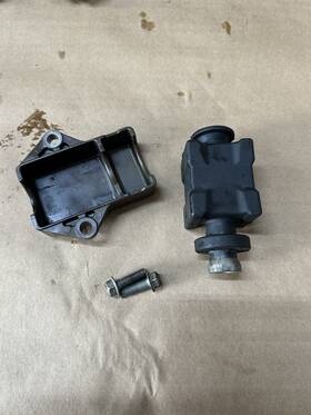 50155-zz3-000 Honda 50111-zz3-000 Oem Lower Rubber Mount Pn# And Housing