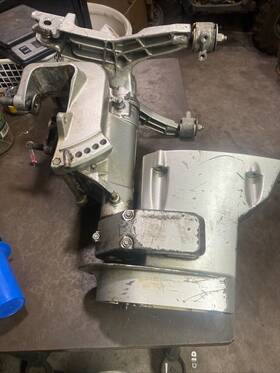 50201-zw9-305 Honda 8 9.9hp 4 Stroke Outboard Mid Section Swivel Steering Extension Case