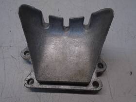 0311240 Johnson Cb5c Outboard 85 Hp Bypass Assembly Cover 311240