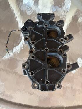 0335635 Johnson Johnson/evinrude 30/35 2 Stroke Outboard Cylinder Head #