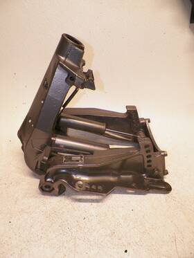 0386529 Johnson Evinrude Outboard Complete Swivel Bracket With Shocks 85-135hp 1974-77