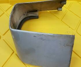 0390131 Johnson 1982 Evinrude 90 Hp Exhaust Housing Rear Cover