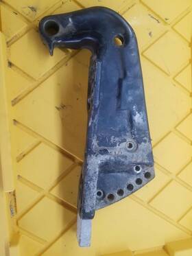 0396309 Johnson 1989 Evinrude 90 Hp Port Stern Bracket