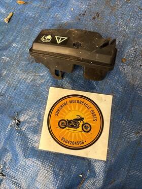 0436296 Johnson Gale Evinrude Outboard Carburetor 15hp Airbox Silencer