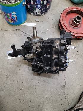 0438595 Johnson 1993 9.9 15 Hp 2 Stroke Outboard Powerhead Crankcase Assembly M1
