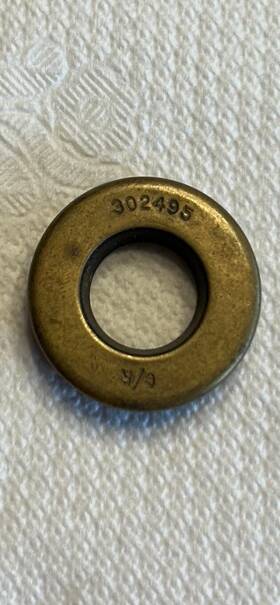 302495 Johnson Oil Seal Johnson/evinrude Nos