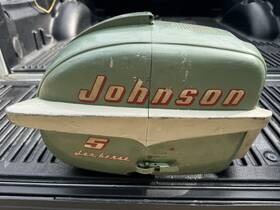 303498 Johnson Vintage 5 Hp Outboard Hood / Cowl