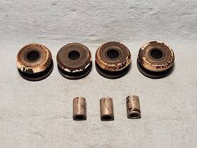 316354 Johnson 1985 20 Hp Outboard And Others Lower Cover Grommets 4 Used