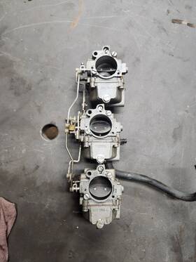 319230 Johnson 1975 70hp 3 Cylinder Carburetor Set Ready For Cleaning And Installation