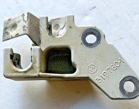 0319760 Johnson 319760 Evinrude 70 Hp 75 Trunnion Anchor Block Outboard Motor