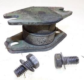 Fd-20c Johnson 321469 1966 20 Hp Outboard Used Lower Vibration Mount