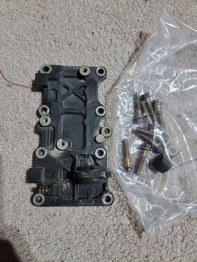 0322404 Johnson 322404 Exhaust Cover Evinrude 15hp 9.9hp E6