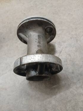 0335421 Johnson 335421. Evinrude Omc 35 Hp Bearing Carrier 335421