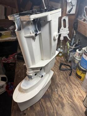 357598 Johnson Evinrude 25hp Outboard Outer Exhaust Housing White