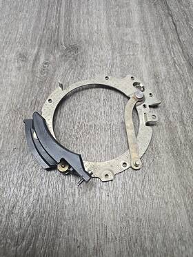 395883 Johnson New Evinrude Outboard 4.5-8 Hp Throttle Cam And Link Retainer Plate