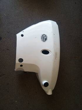 61810-94j00 Johnson 5035560 Lower Motor Cover Starboard 9.9-10-15hp #5035560 Suzuki#61810-94j00
