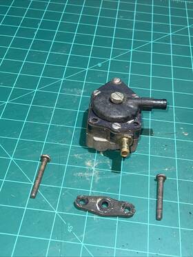 E5274742 Johnson Oem Evinrude Outboard Fuel Pump Removed From 1979 Motor Used