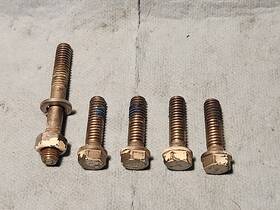 0328333 Johnson Evinrude 1985 Outboard 20hp Lower Unit Mounting Bolts 4 Stud 1 Used