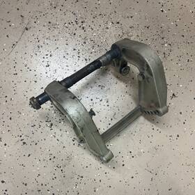 0388039 Johnson Evinrude Omc 20 - 35hp Swivel Bracket Transom Clamp
