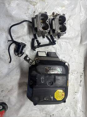 0392599 Johnson Evinrude 0392598 392598 392599 Johnson/evinrude Omc 140hp Carburetor Upper And Lower Carb Set Freswater
