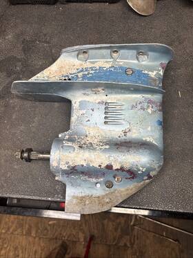 338666 Johnson Evinrude Lower Unit Gearcase Housing 9.9 15 Hp