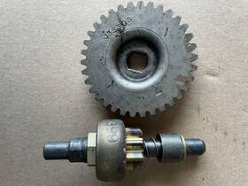 434517 Johnson Evinrude 434517- 150- 175 Hp Gear Pinion And Shaft 335308 Drive 335309