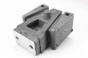 434629 Johnson Evinrude 1981 - 1990 Lower Rubber Mount 88 90 100 105 110 115 135 Hp