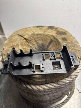 586012 Johnson Evinrude V4 88 100 115 Hp Connector Bracket Mount