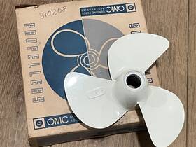 0310208 Johnson Evinrude Omc Oem 310208 3-blade Propeller 8 X 4 1/2 Nib
