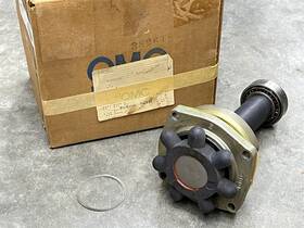 0382619 Johnson Evinrude Omc Oem 382619 Ball Gear Shaft And Bearing Assembly